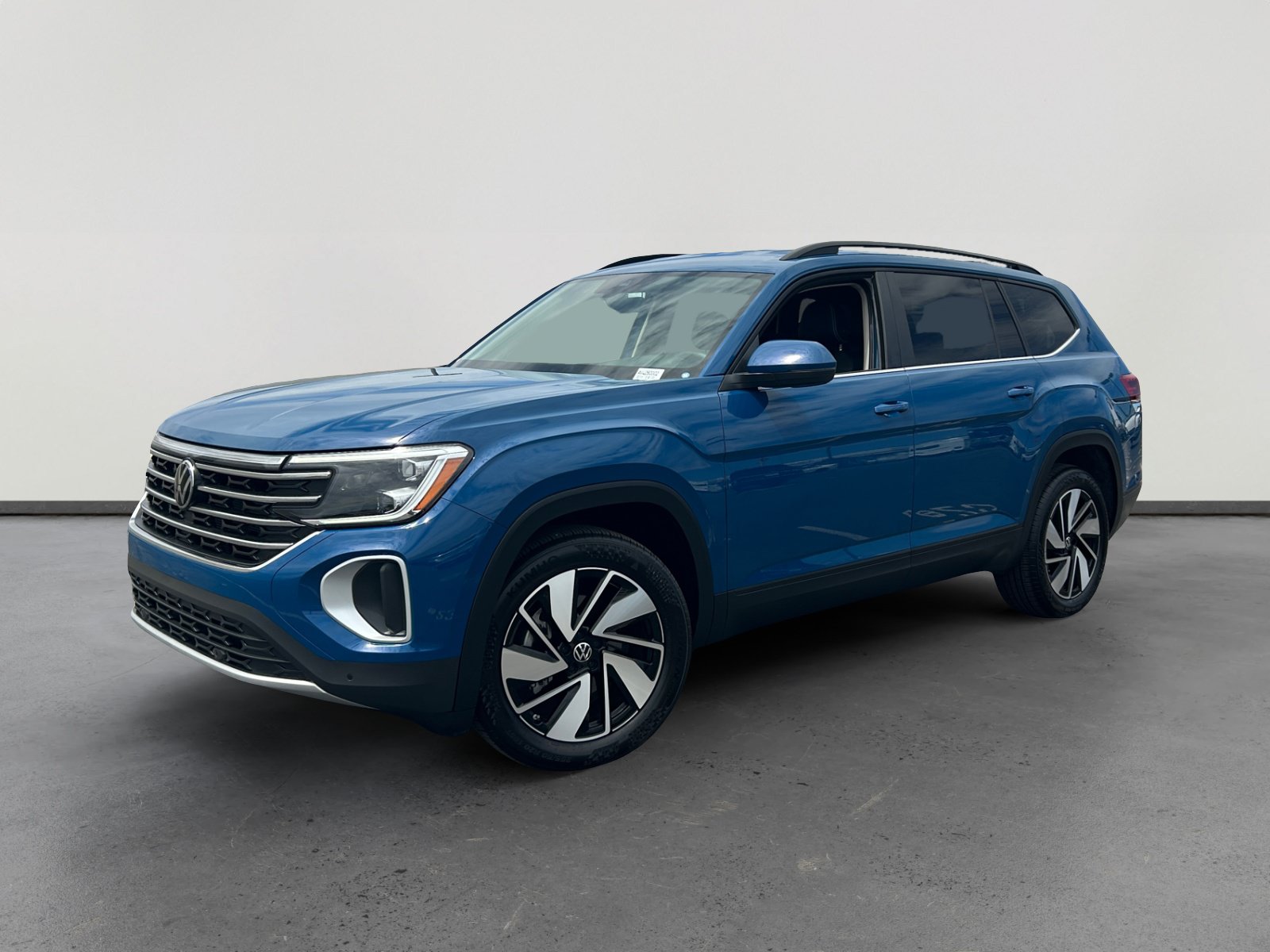 Used 2026 Volkswagen Atlas SE FWD image 1