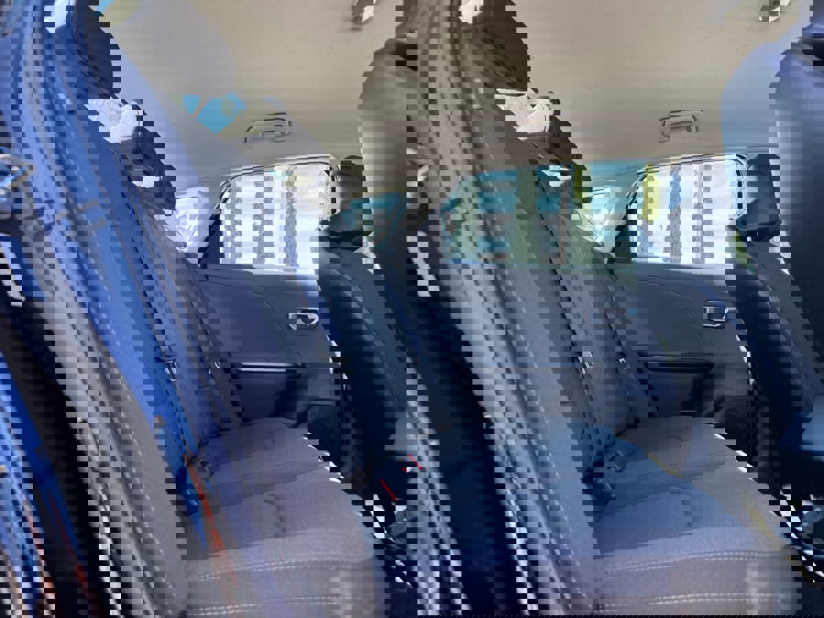 Used 2025 Kia K4 LXS image 18