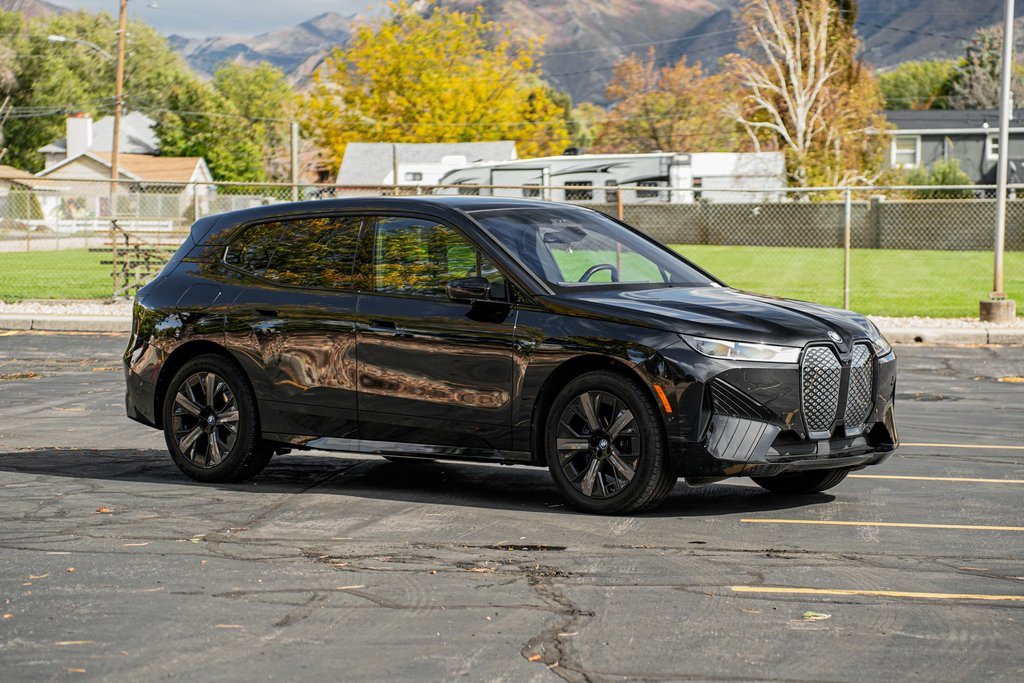 Used 2025 BMW iX xDrive50 w/ Premium Package image 3