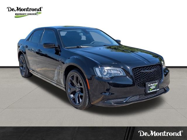Used 2023 Chrysler 300 Touring w/ Sport Appearance Package RWD image 3