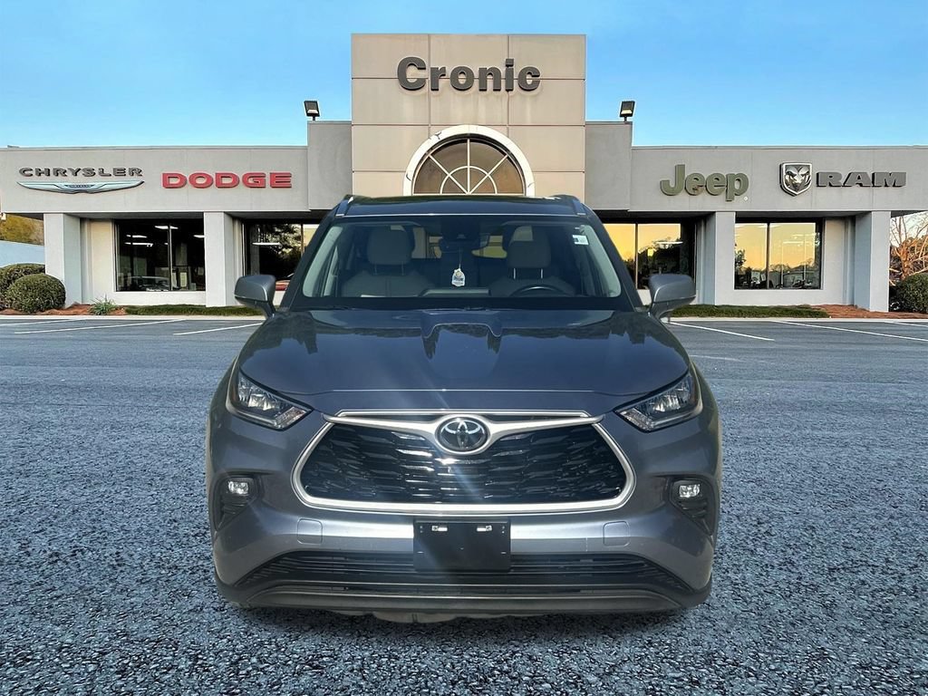 Used 2020 Toyota Highlander XLE AWD/4WD image 8
