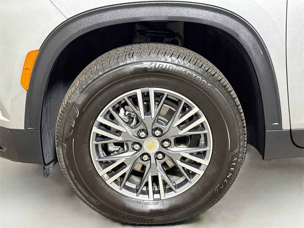 Certified 2025 Chevrolet Traverse LT image 30