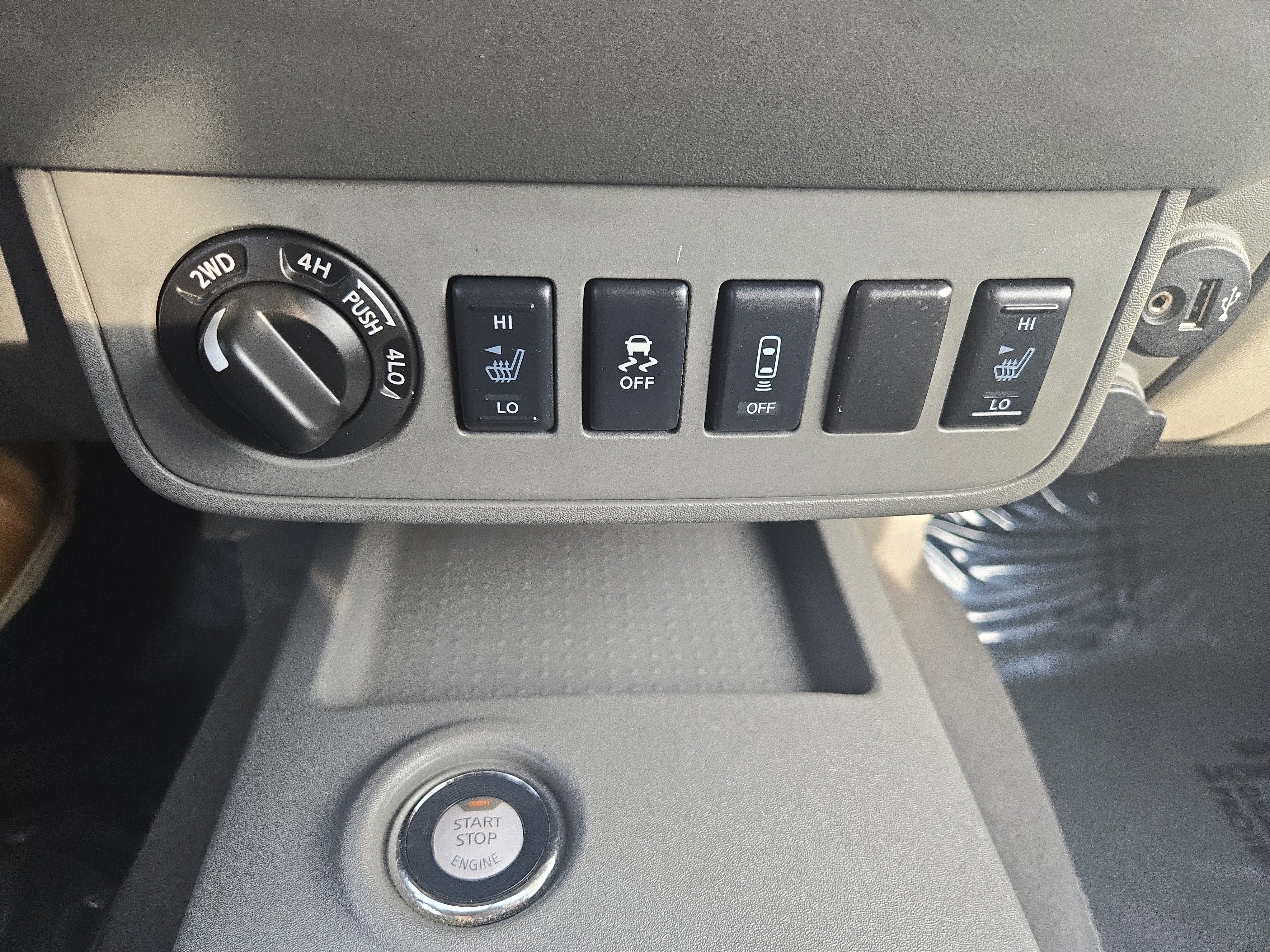 Used 2020 Nissan Frontier SV w/ Midnight Edition Floor Mats image 19