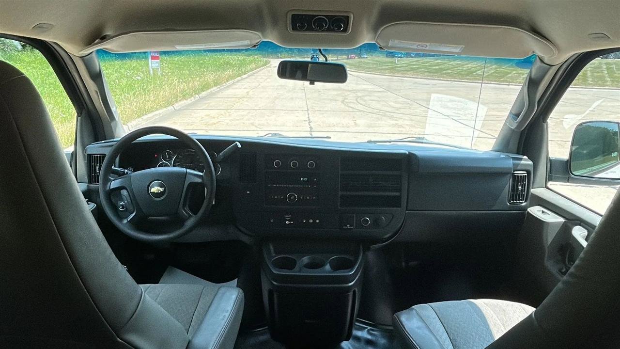Used 2016 Chevrolet Express 3500 LT w/ LT Preferred Equipment Group RWD image 19