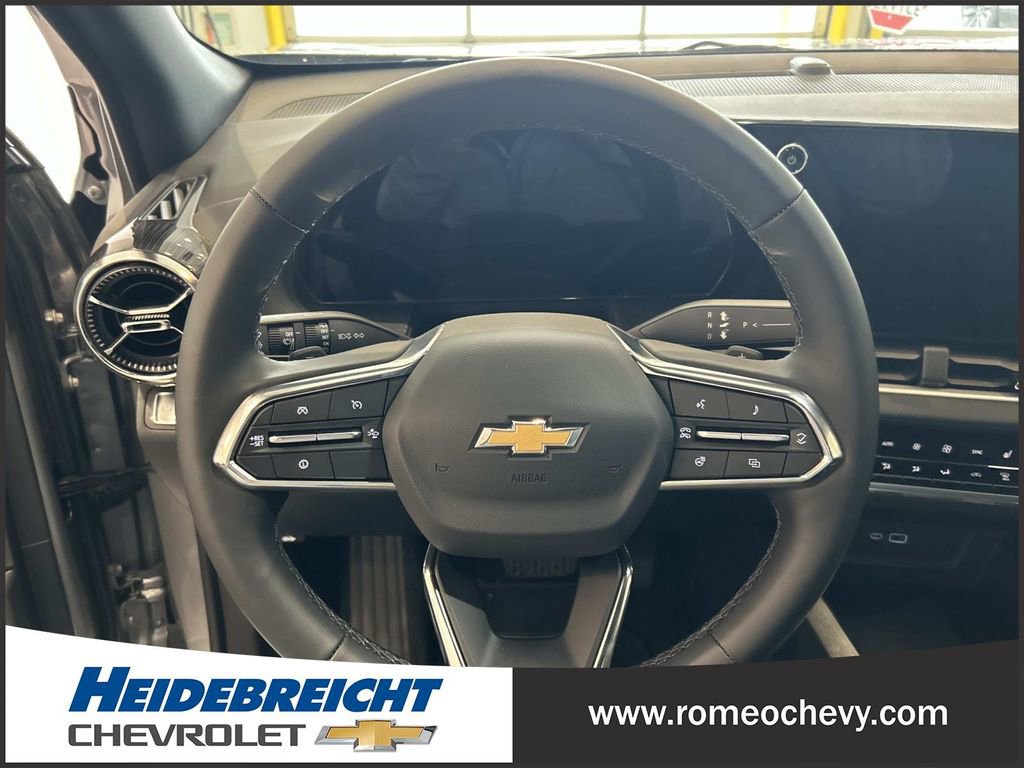 Used 2026 Chevrolet Equinox LT w/ Convenience Package II image 18