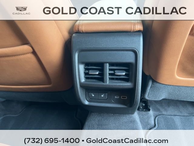 Certified 2023 Cadillac XT4 Premium Luxury w/ Technology Package AWD/4WD image 9