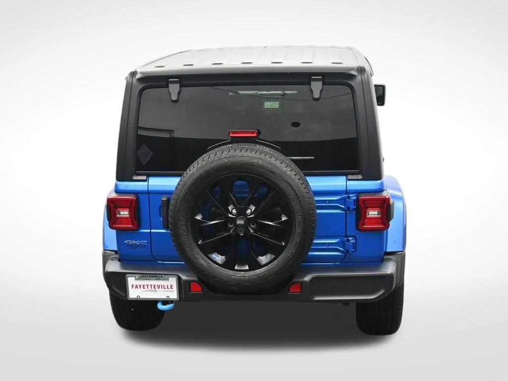Used 2022 Jeep Wrangler Unlimited Sahara AWD/4WD image 26