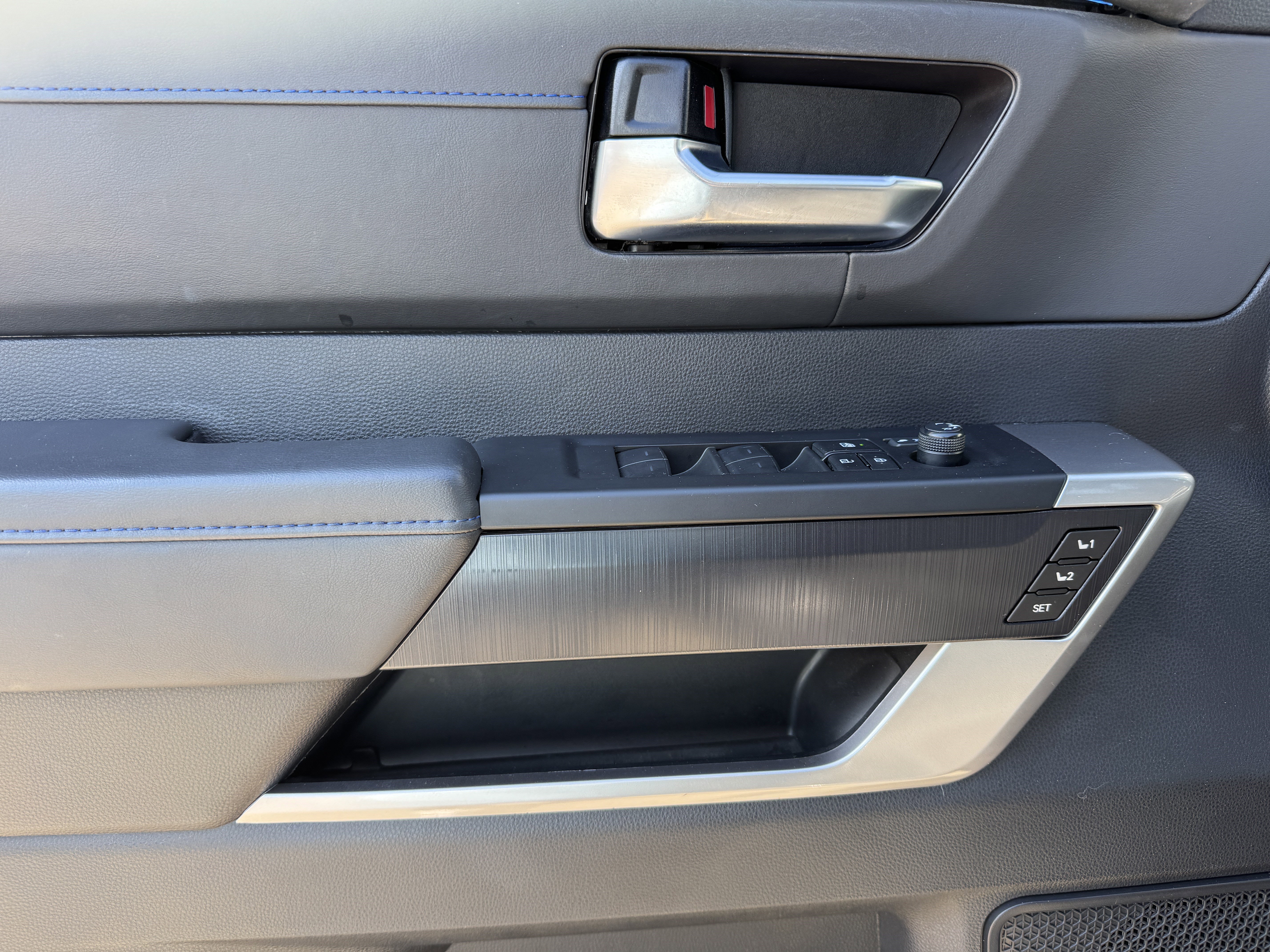 Used 2023 Toyota Tundra Platinum AWD/4WD image 9