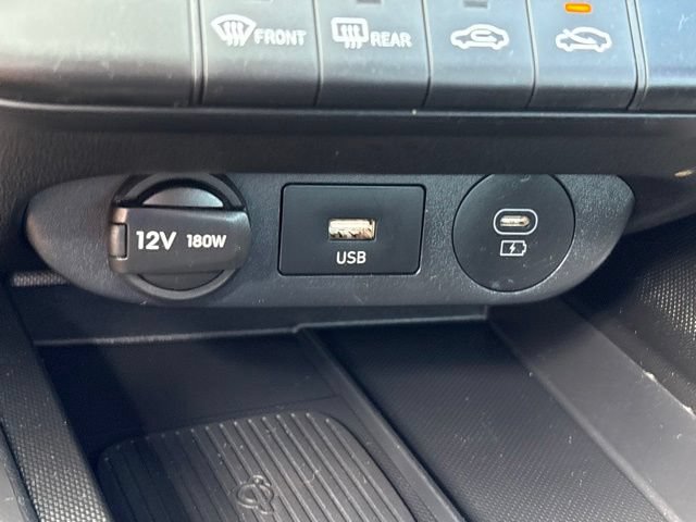 Used 2025 Hyundai Elantra SEL FWD image 17