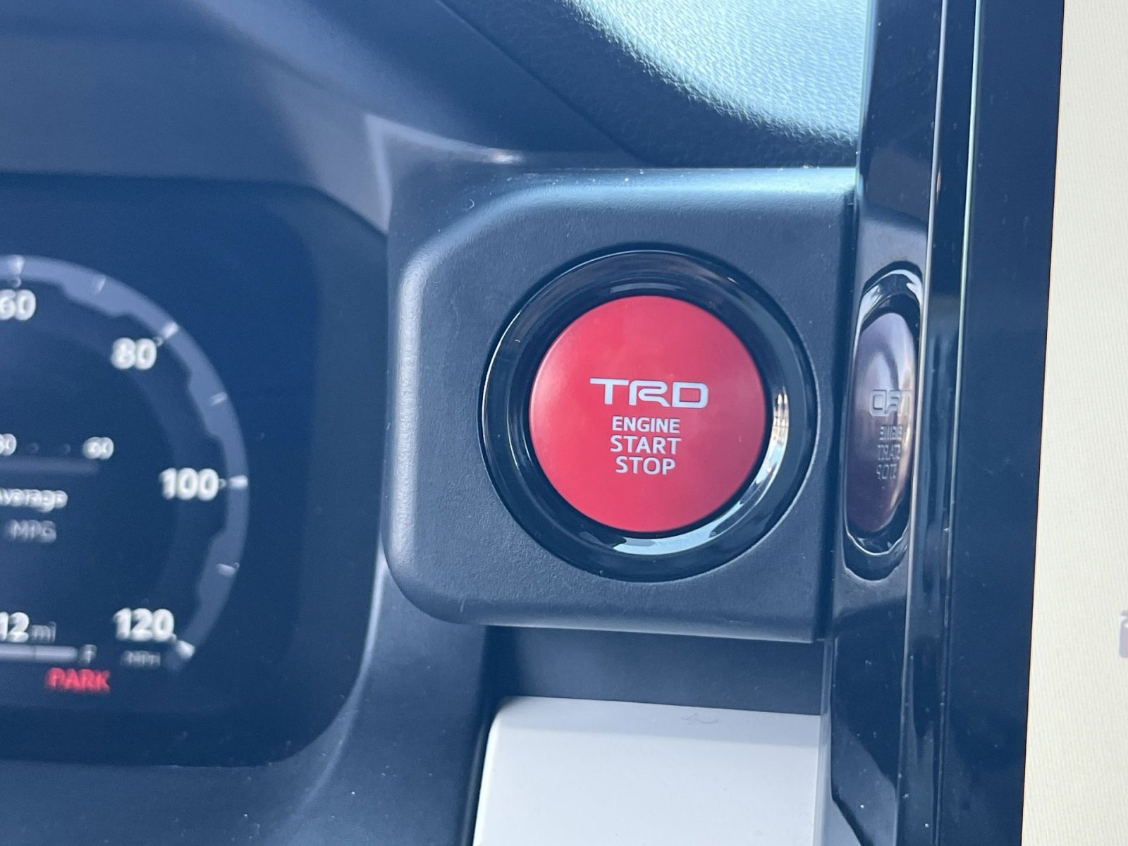 Used 2024 Toyota Tacoma TRD Off-Road image 34