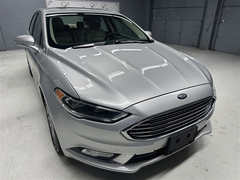 Used 2017 Ford Fusion Energi SE image 9