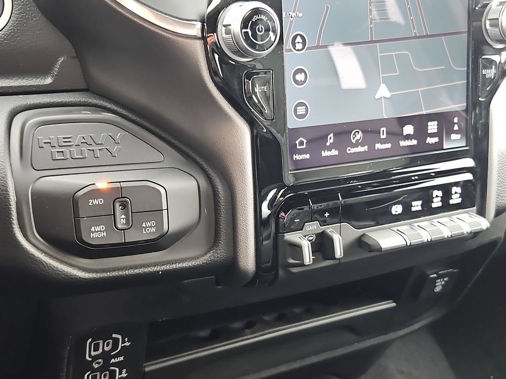 New 2026 RAM 2500 Laramie AWD/4WD image 25