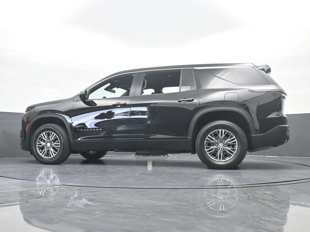 Used 2024 Chevrolet Traverse LS image 63
