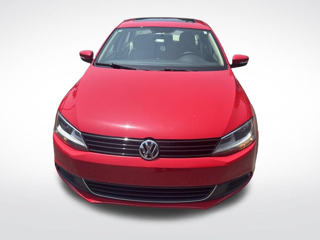 Used 2013 Volkswagen Jetta SE FWD image 2