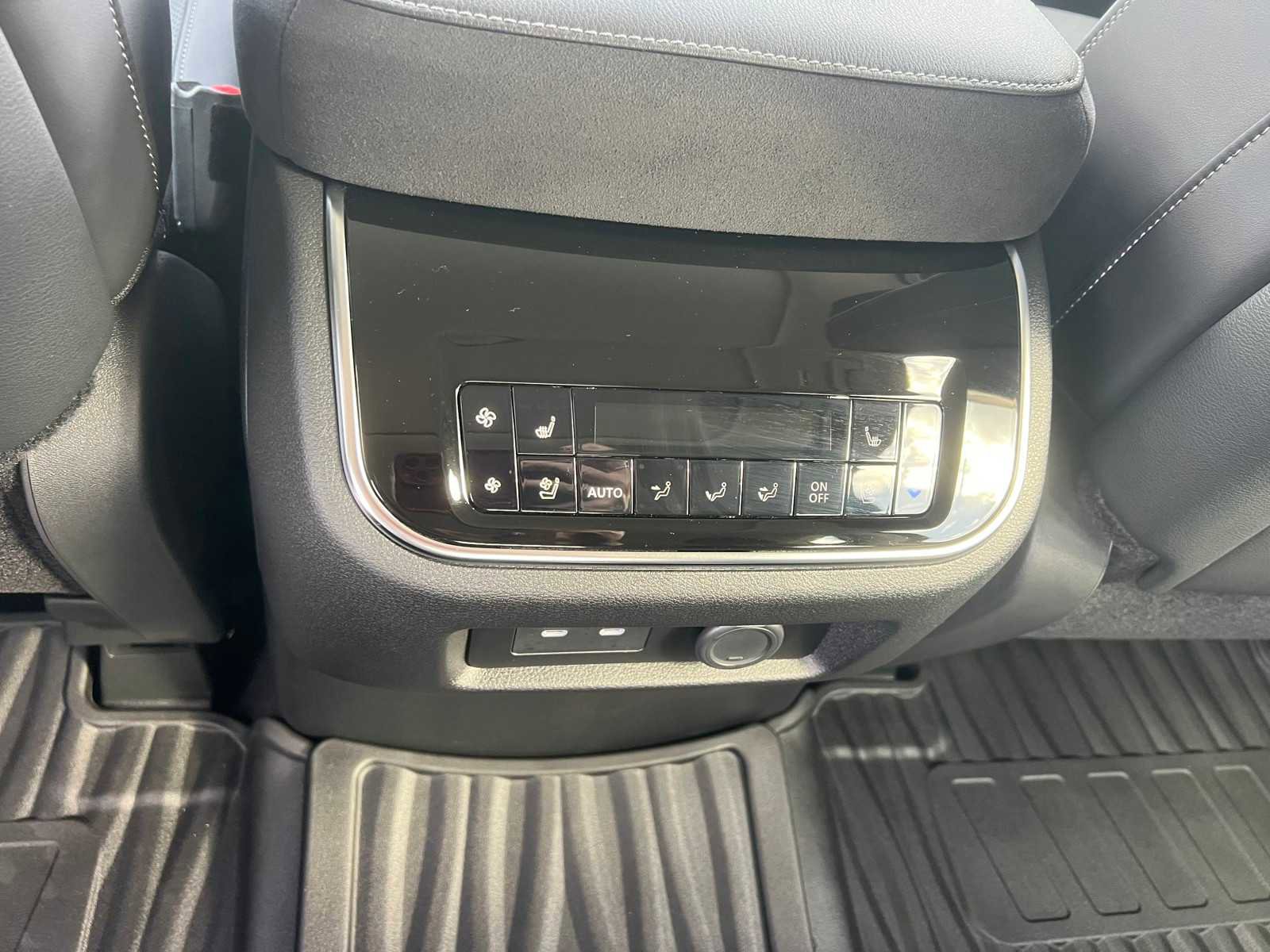 New 2026 INFINITI QX80 Luxe image 28