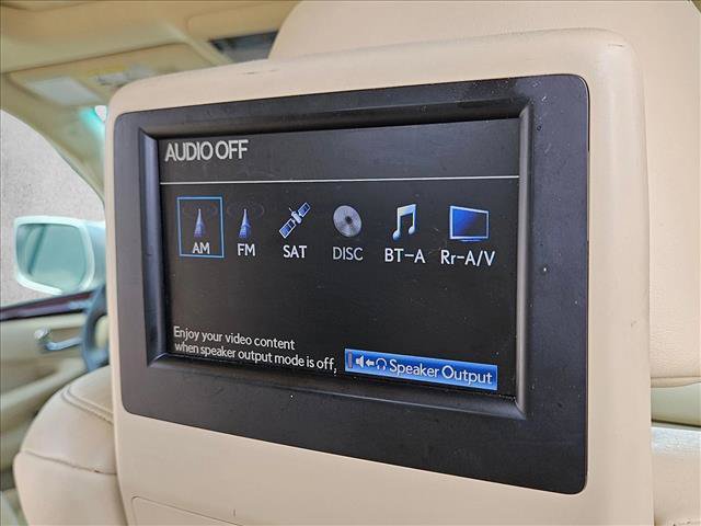 Used 2013 Lexus LX 570 4WD w/ Luxury Pkg w/Pre-crash image 24