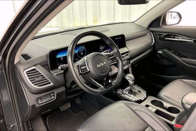 Used 2024 Kia Seltos SX w/ SX Sunroof Package AWD/4WD image 17