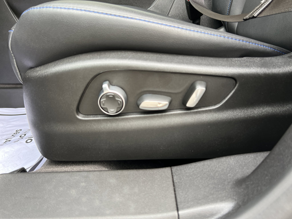 Used 2025 Cadillac XT4 Sport image 20