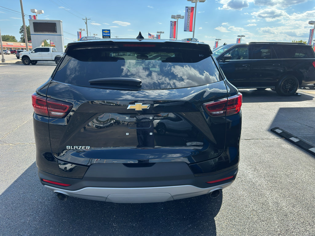 Used 2023 Chevrolet Blazer LT w/ Convenience Package FWD image 5