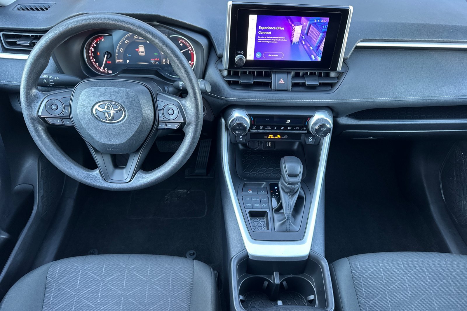 Used 2024 Toyota RAV4 XLE AWD/4WD image 13