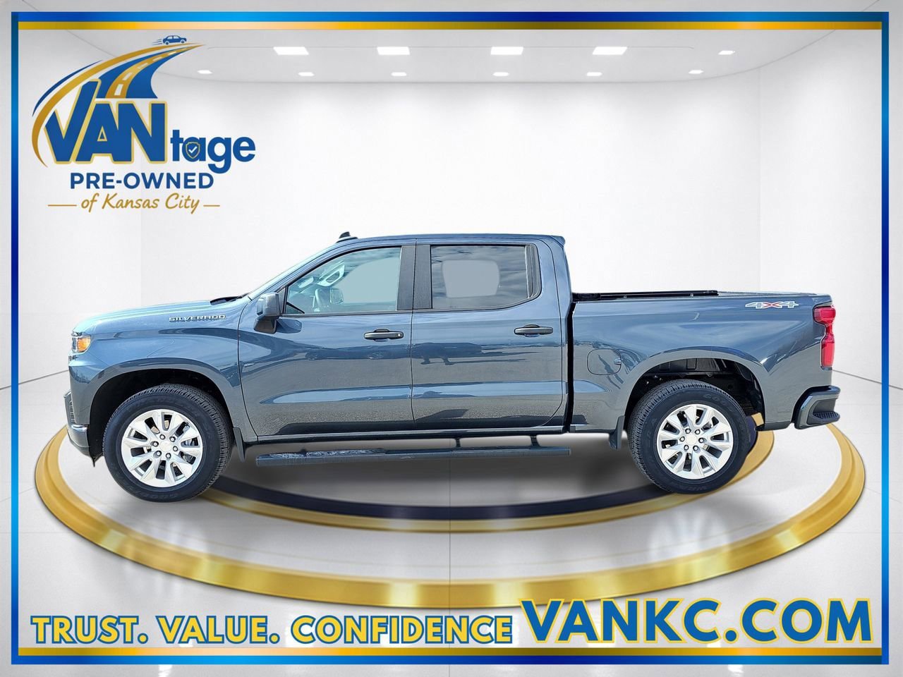 Used 2022 Chevrolet Silverado 1500 Custom w/ Safety Confidence Package AWD/4WD image 10