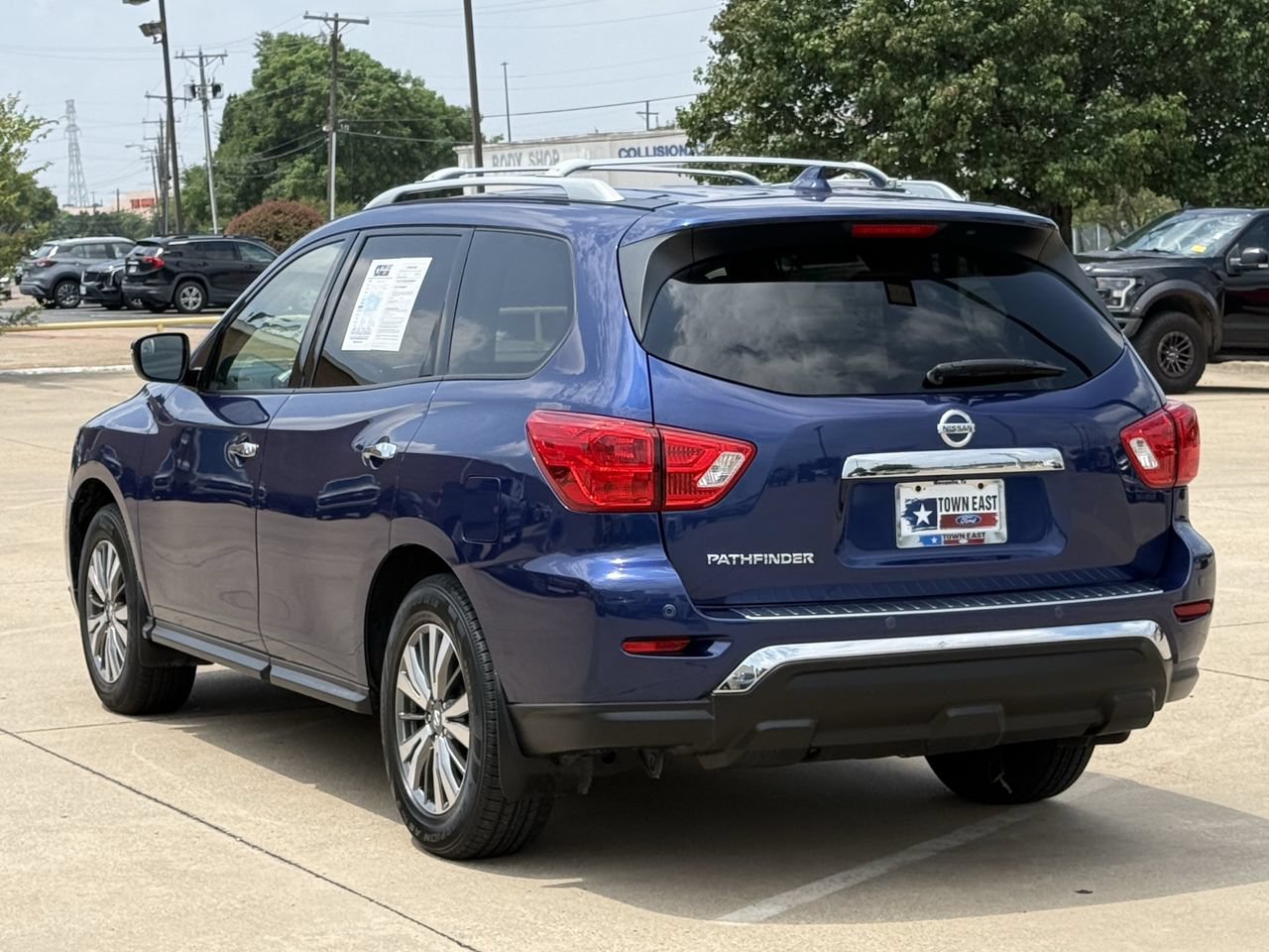 Used 2019 Nissan Pathfinder S FWD image 5