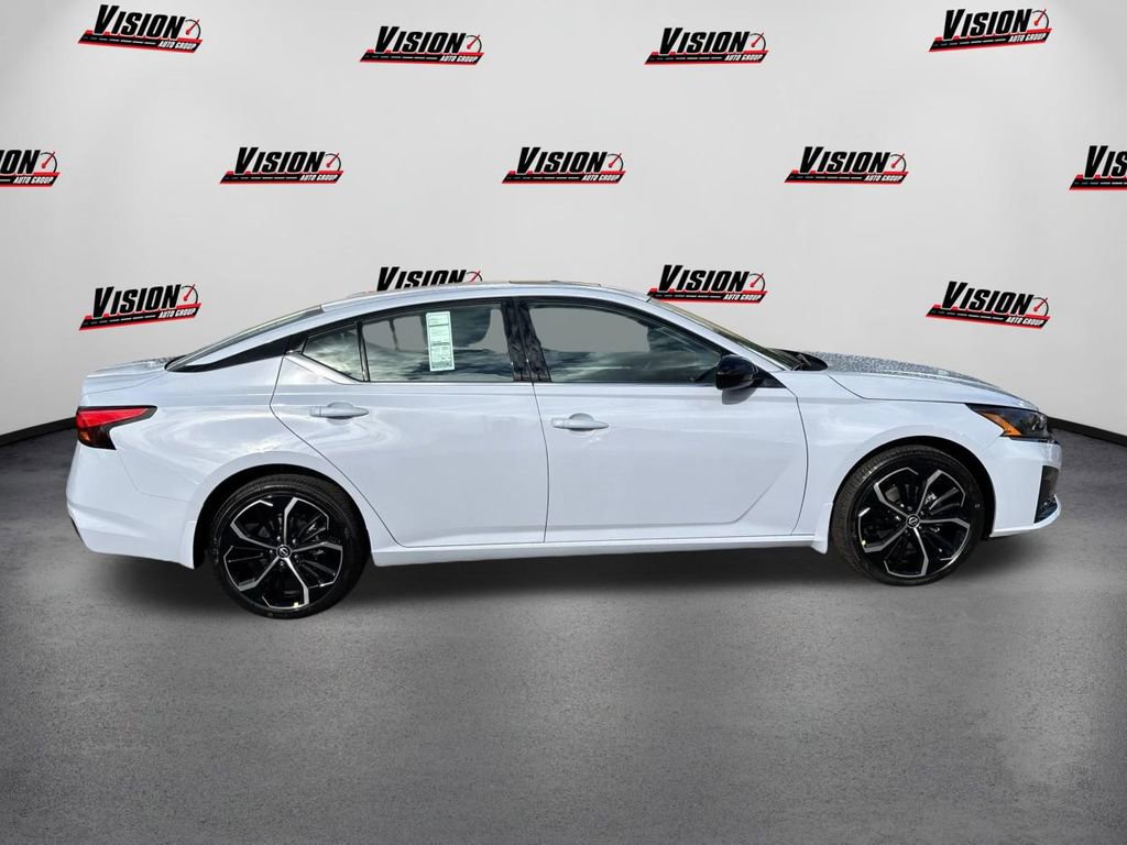 New 2025 Nissan Altima 2.5 SR w/ SR Premium Package image 4