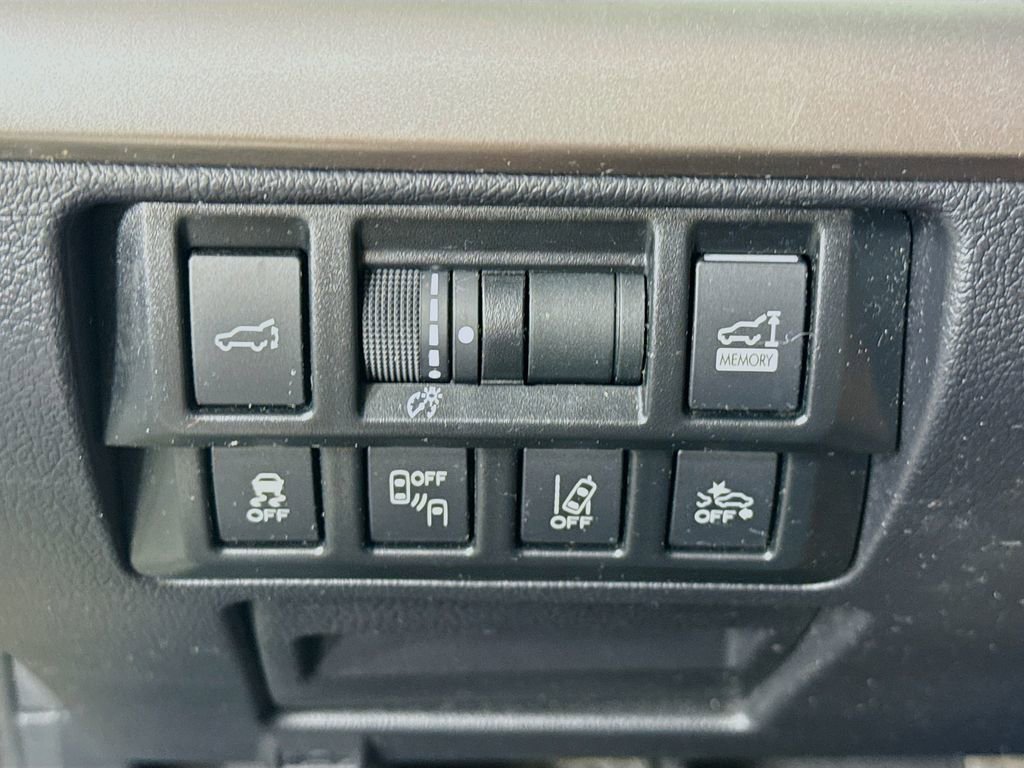 Used 2019 Subaru Outback 3.6R Touring AWD/4WD image 21