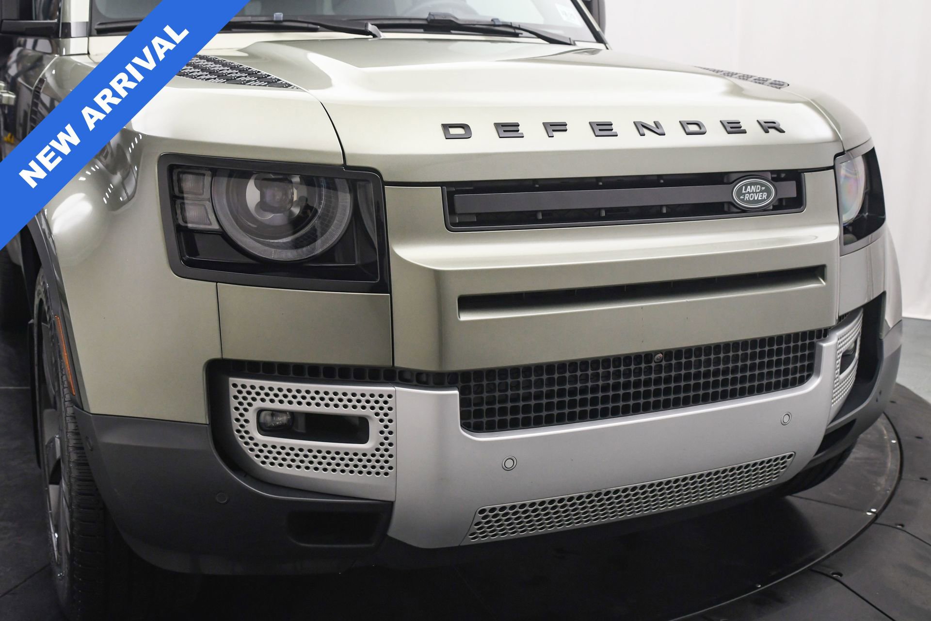 Used 2024 Land Rover Defender 110 S image 24