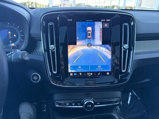 Certified 2025 Volvo XC40 B5 Plus AWD/4WD image 26