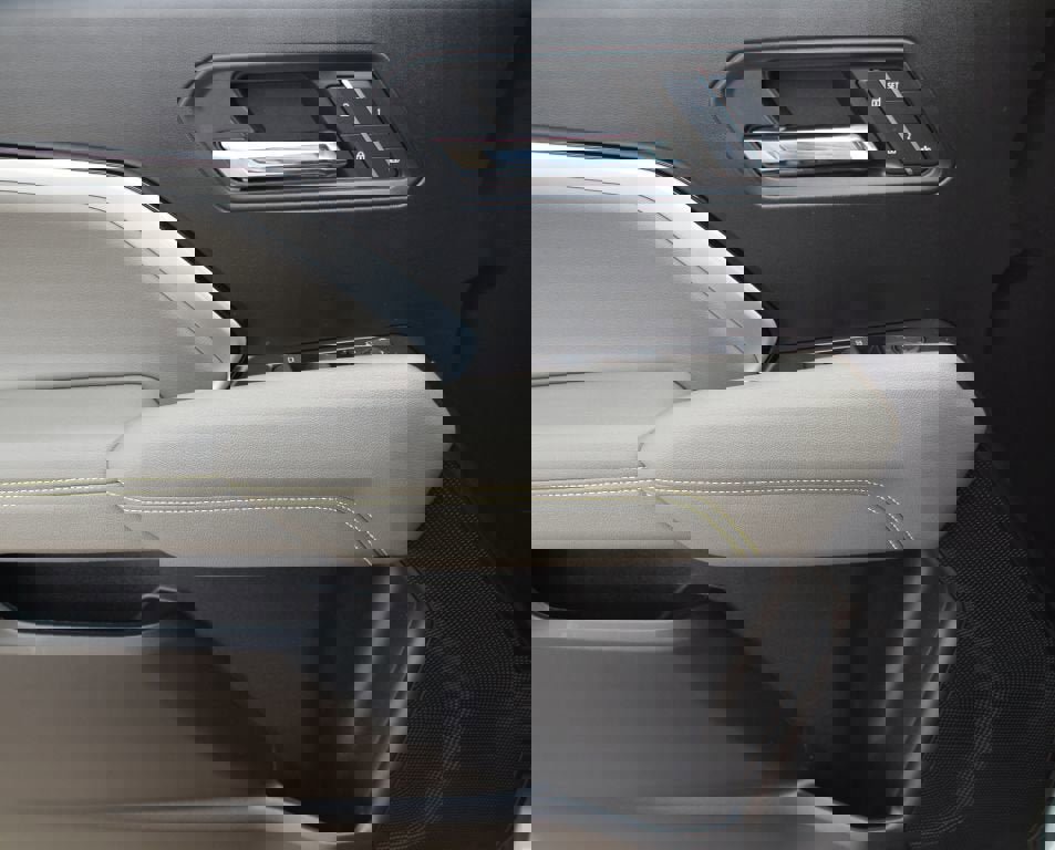 Used 2024 Chevrolet Colorado ZR2 w/ ZR2 Convenience Package III image 29