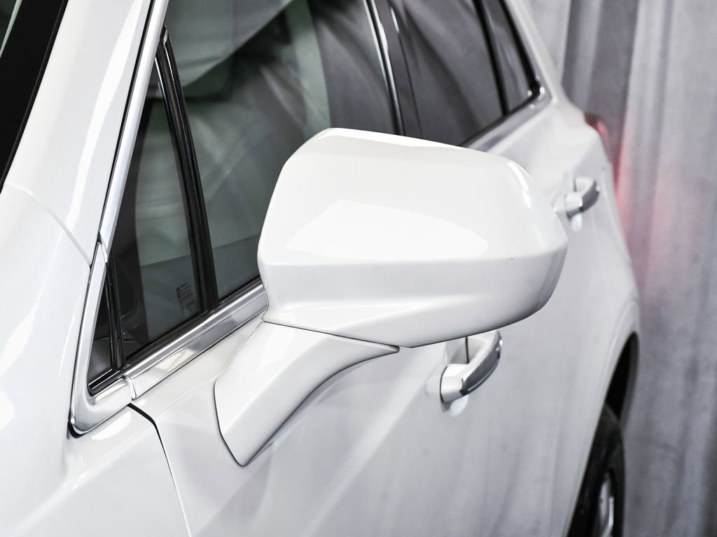 Used 2017 Cadillac XT5 Luxury w/ Driver Awareness Package image 17