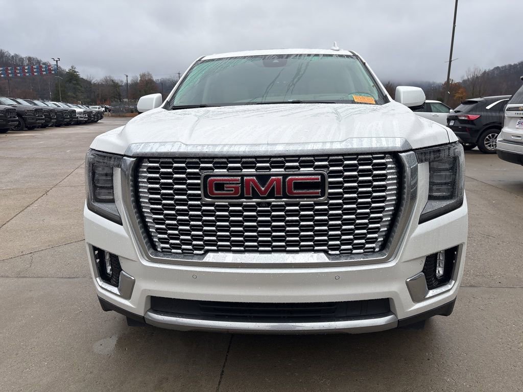 Used 2023 GMC Yukon Denali w/ Denali Reserve Package image 2