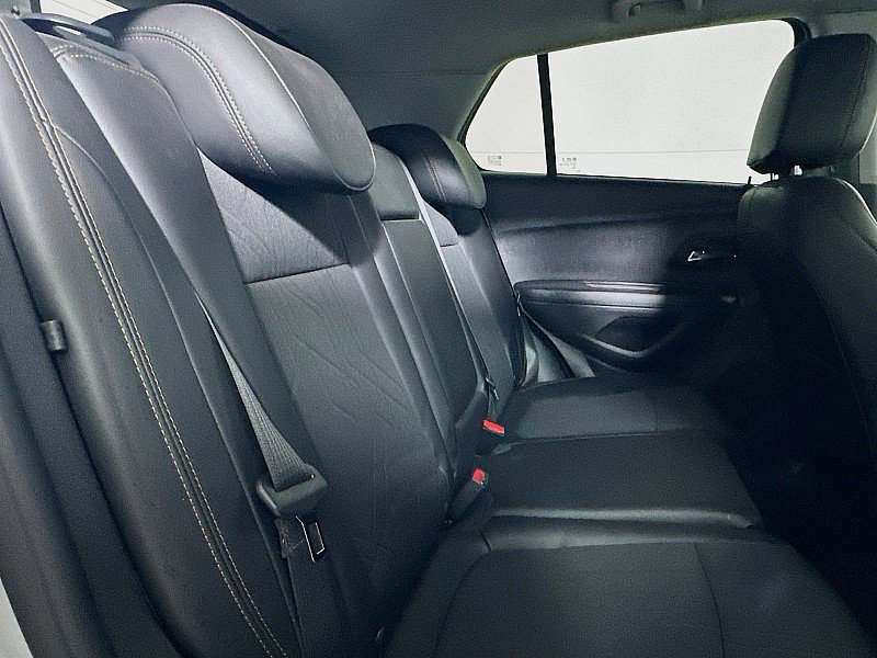 Used 2019 Chevrolet Trax LT w/ LT Convenience Package image 26