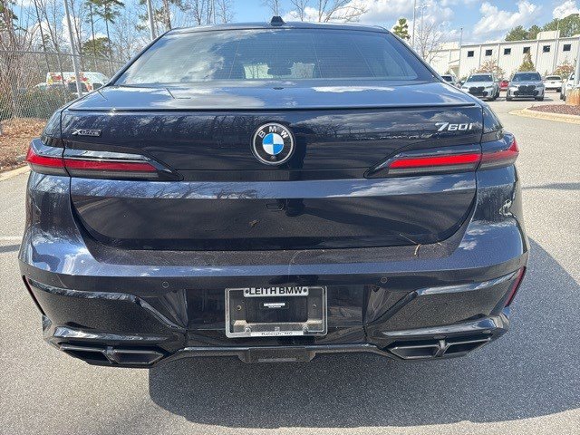 Used 2023 BMW 760i xDrive w/ Luxury Rear Seating Package image 6
