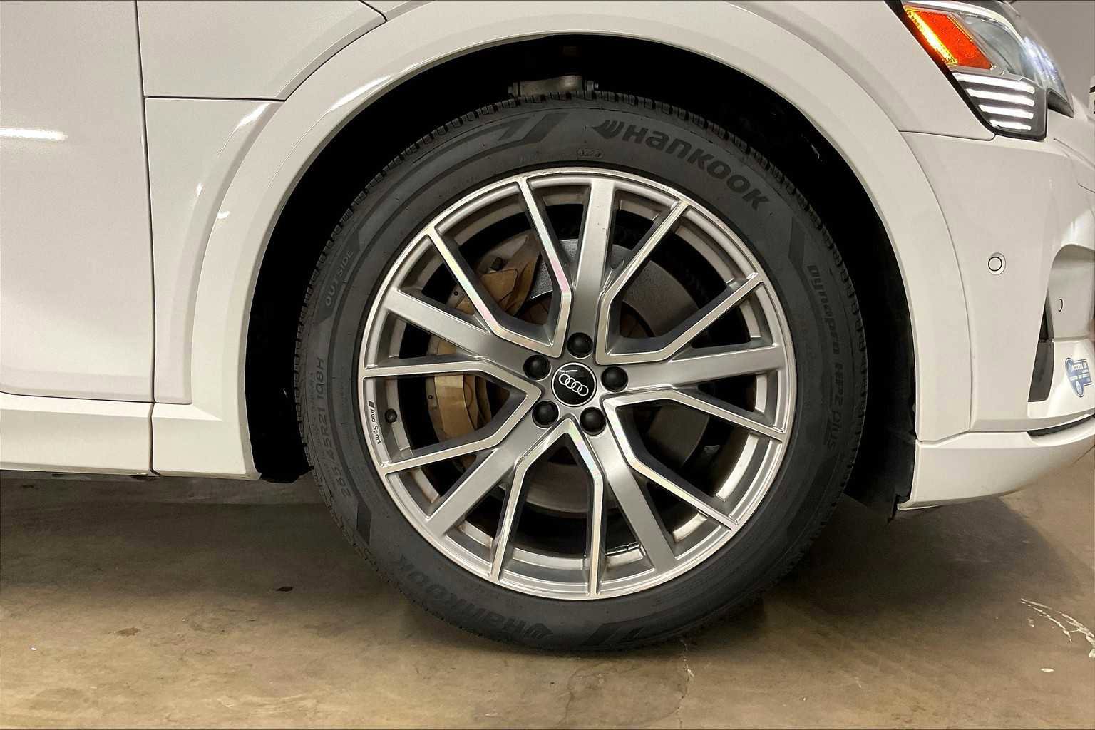 Certified 2021 Audi e-tron Prestige w/ Prestige Package image 12