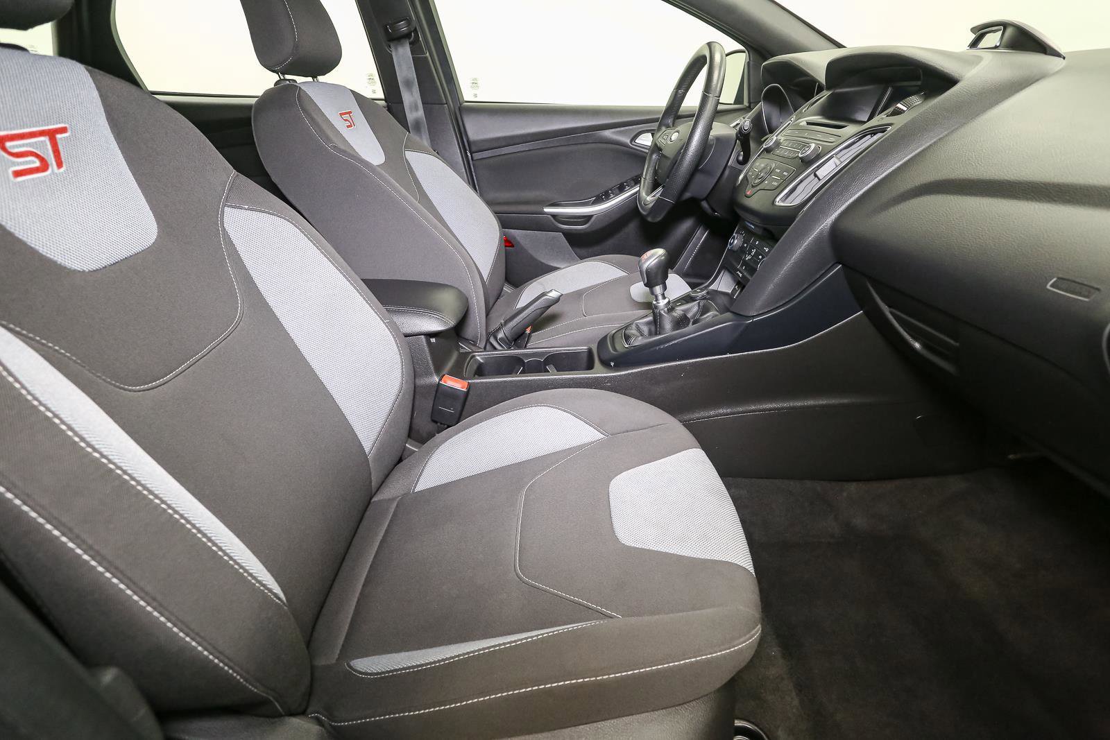 Used 2017 Ford Focus ST image 19