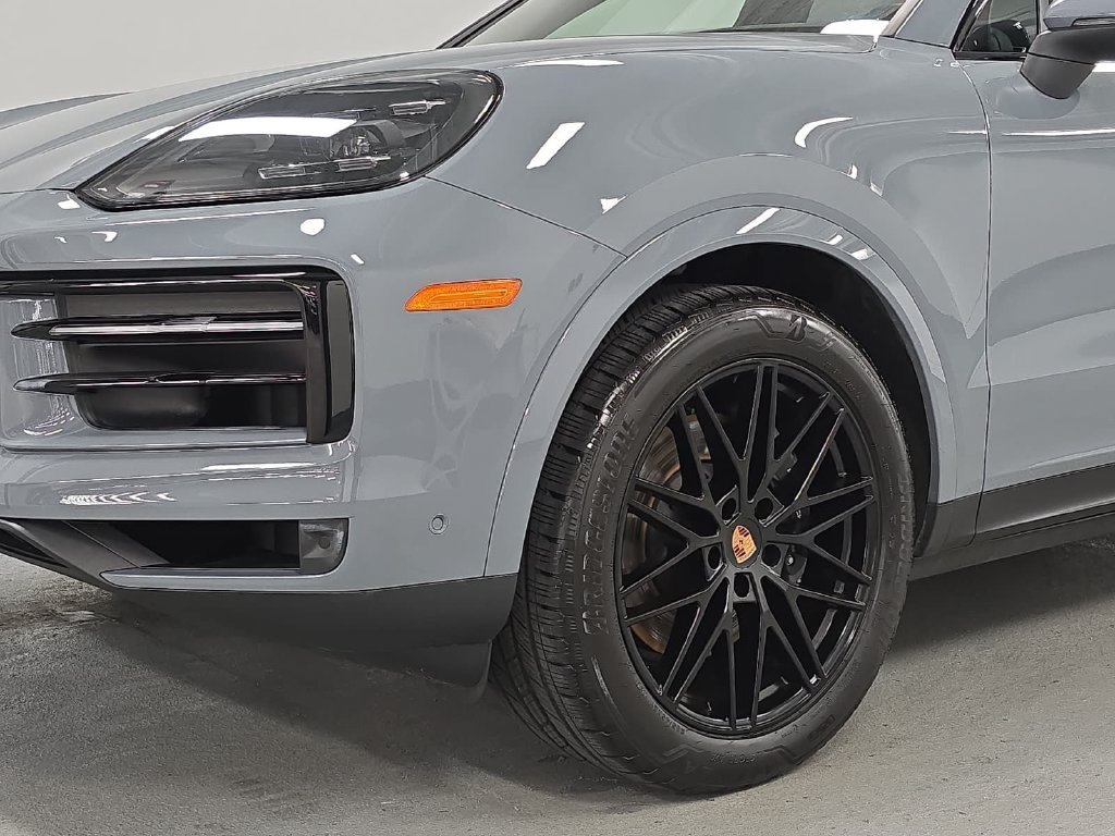 Certified 2026 Porsche Cayenne AWD/4WD image 11