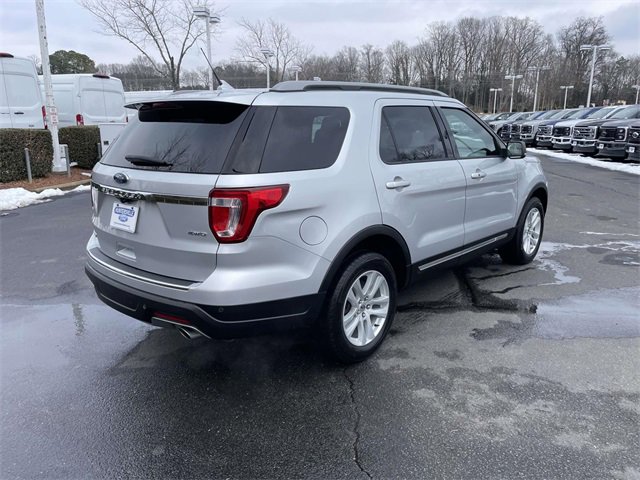 Used 2018 Ford Explorer XLT w/ Equipment Group 201A image 6