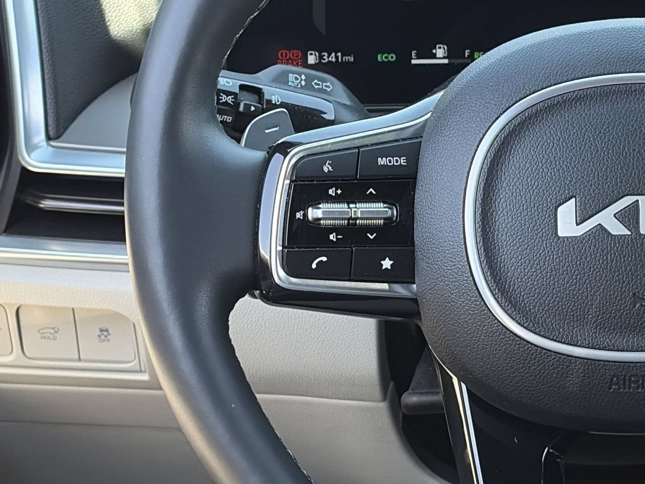 Certified 2025 Kia Sorento SX Prestige AWD/4WD image 22