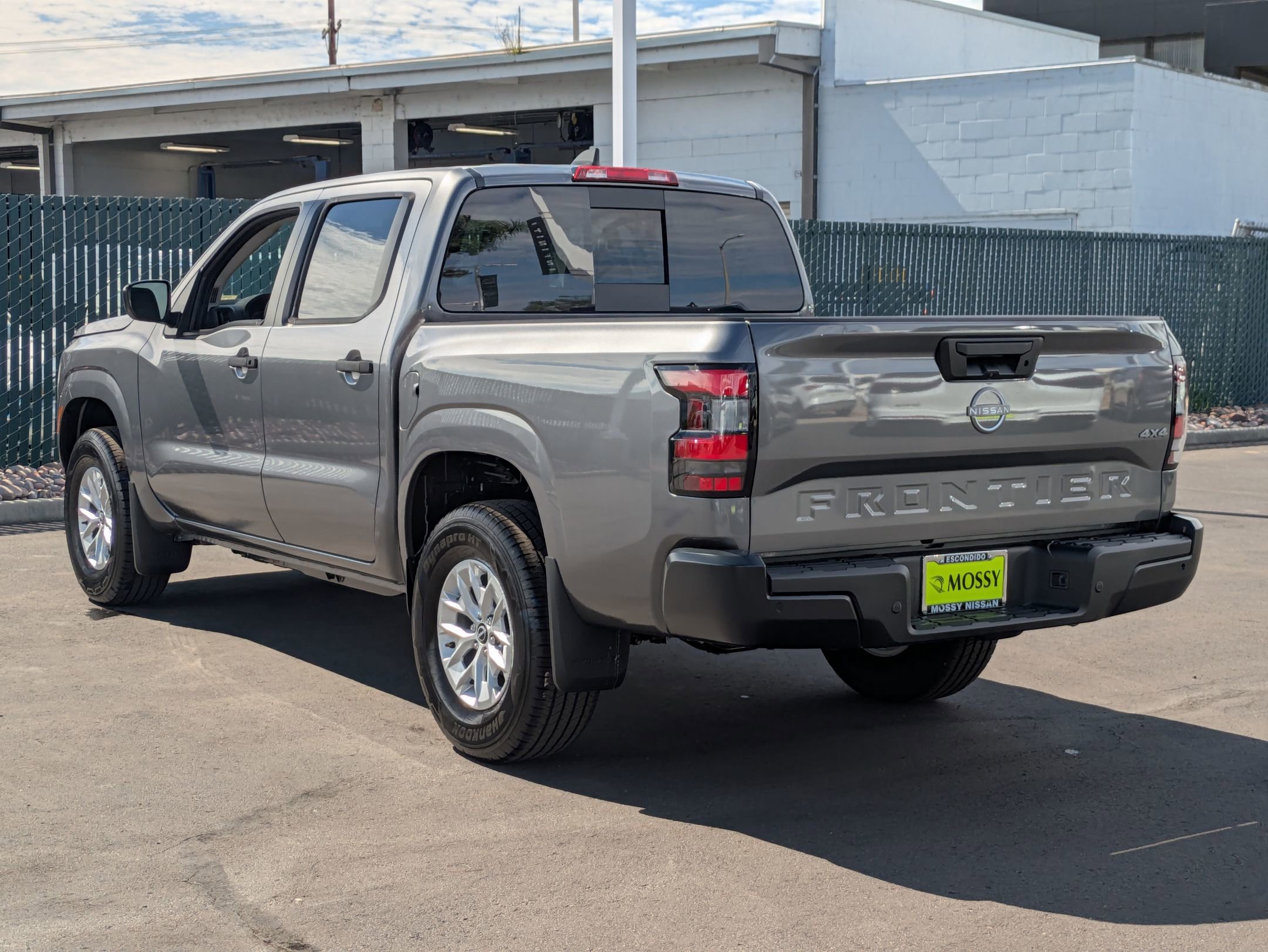 New 2026 Nissan Frontier S image 7
