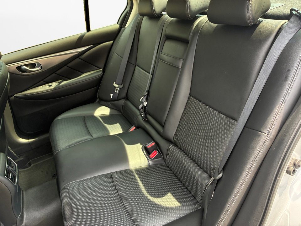 Used 2018 INFINITI Q50 Sport w/ Sensory Package (Sport) AWD/4WD image 12