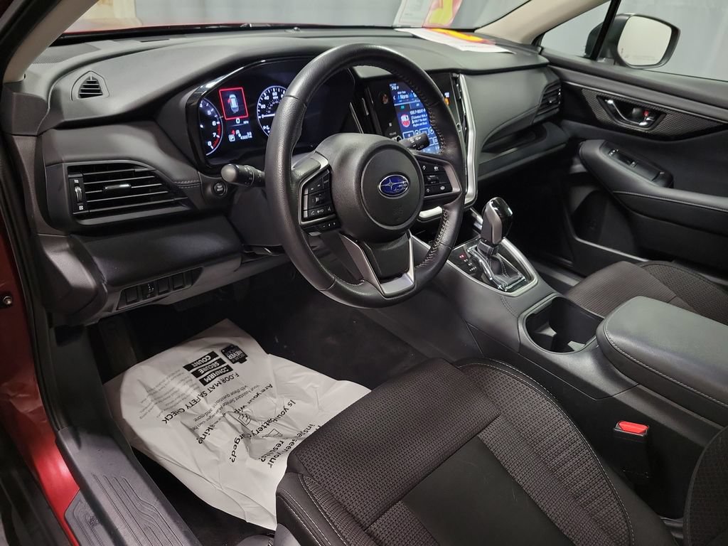 Used 2025 Subaru Outback Premium AWD/4WD image 13