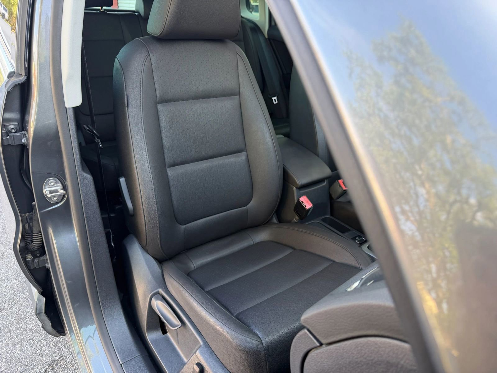Used 2014 Volkswagen Tiguan S FWD image 26