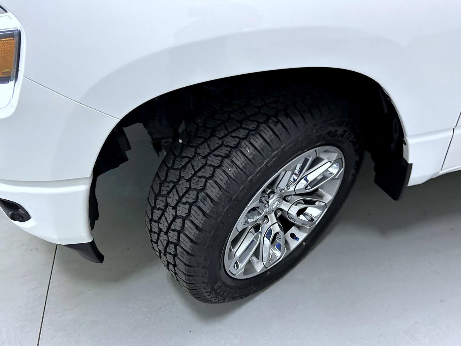 Used 2023 RAM 1500 Laramie AWD/4WD image 22