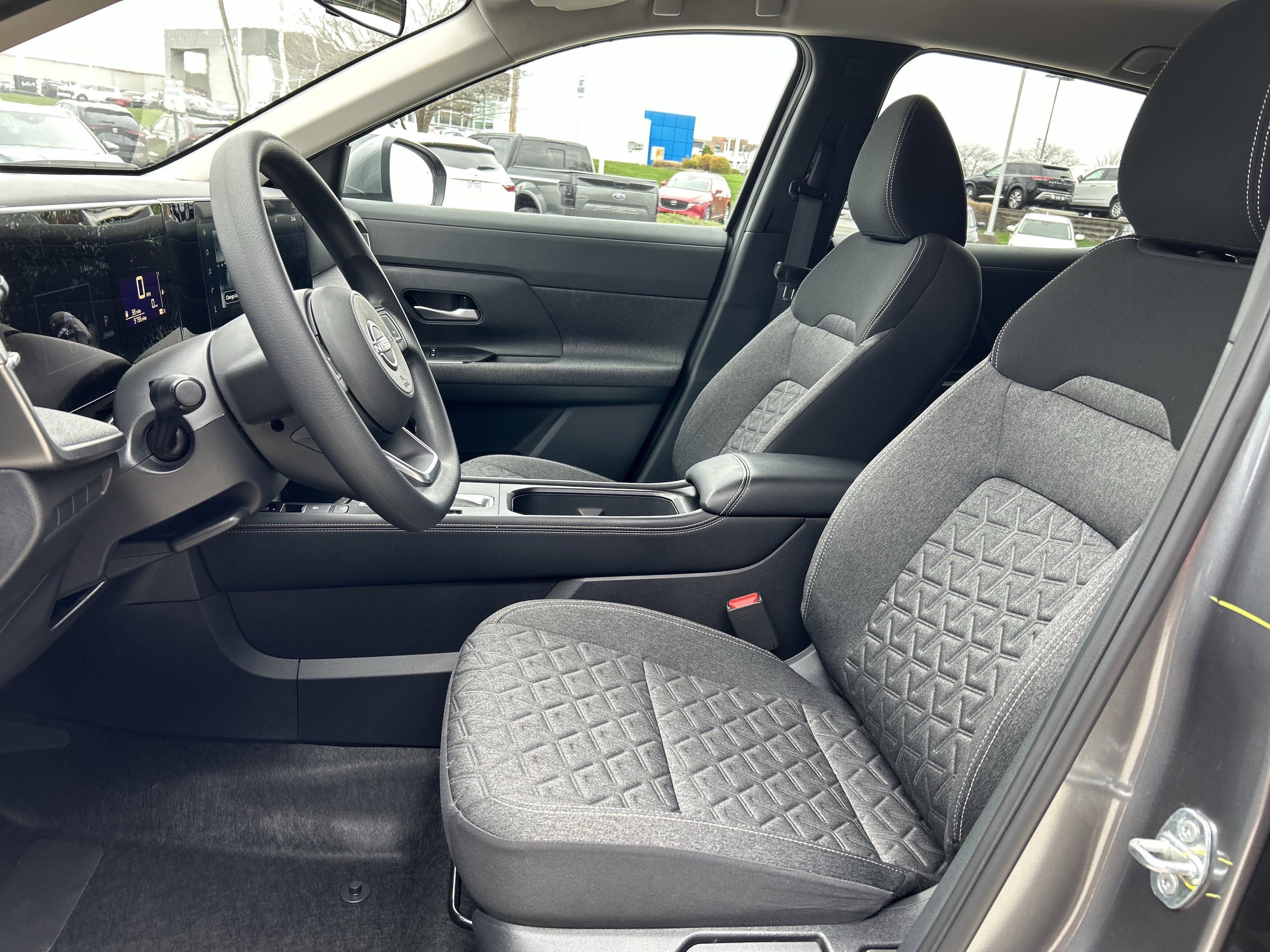 Used 2025 Nissan Kicks SV w/ Charging Package image 21