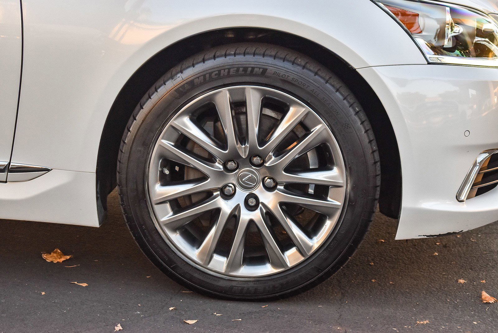 Used 2015 Lexus LS 460 L image 10