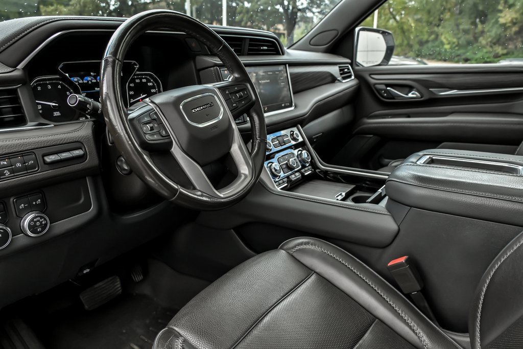 Used 2021 GMC Yukon Denali w/ Denali Premium Package image 13