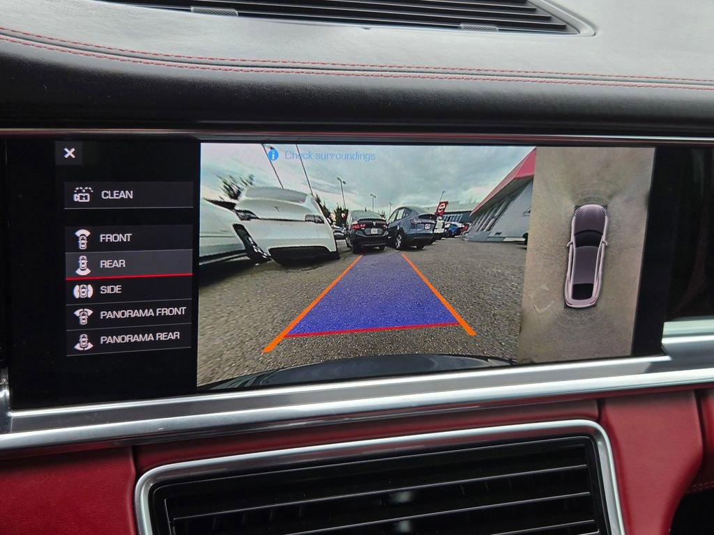 Used 2020 Porsche Panamera 4 image 20