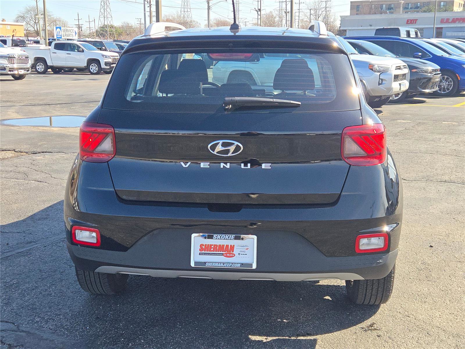 Used 2025 Hyundai Venue SEL image 15